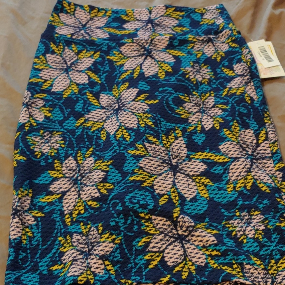 Floral Lularoe Medium Cassie